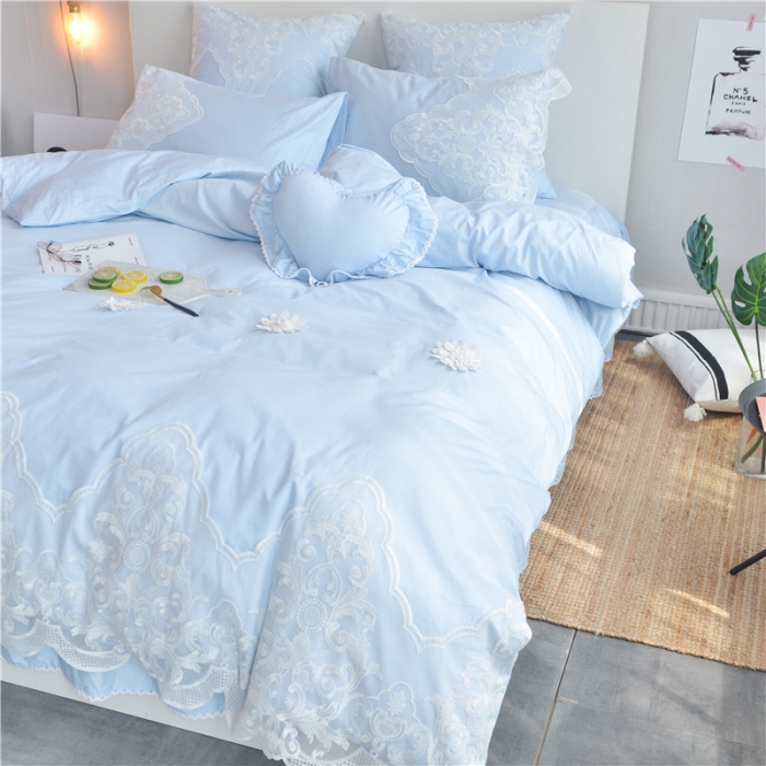 91家纺网 家纺一手货源 找家纺 花香四季 花海系列蕾丝绣花13372全棉床裙款套件 水蓝色