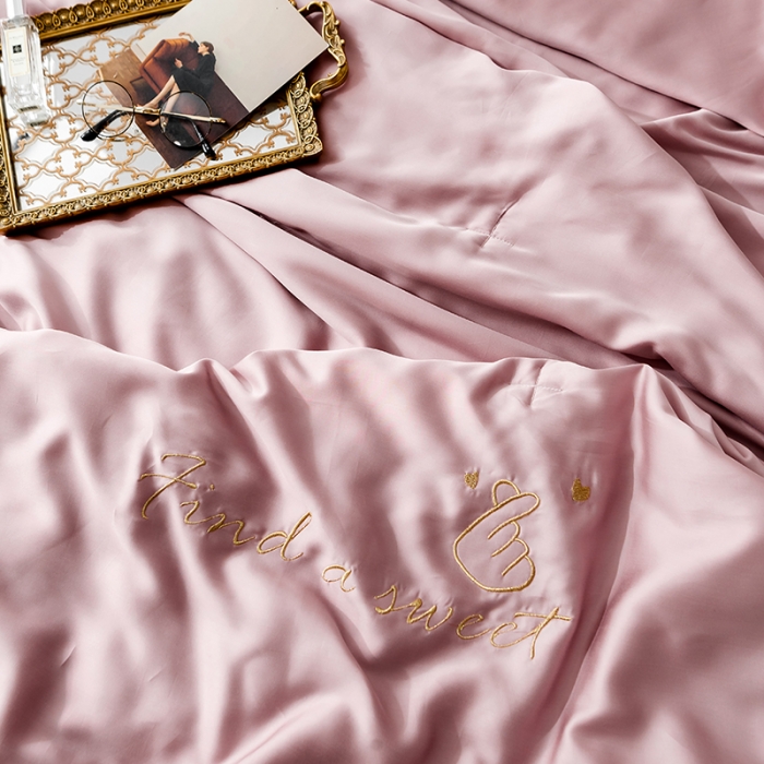 91家纺网 家纺一手货源 找家纺 （总）润缦家纺 2019新款60天丝夏被比心系列