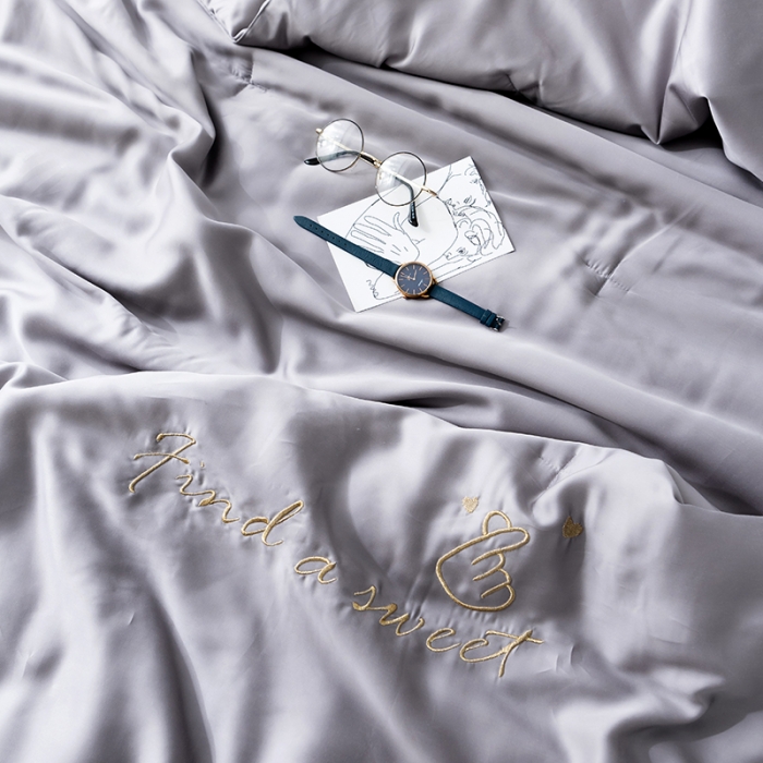 91家纺网 家纺一手货源 找家纺 润缦家纺 2019新款60天丝夏被比心系列 高级灰