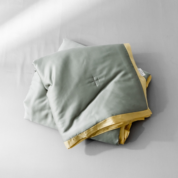 91家纺网 家纺一手货源 找家纺 润缦家纺 2019新款60天丝夏被比心系列 会湖绿