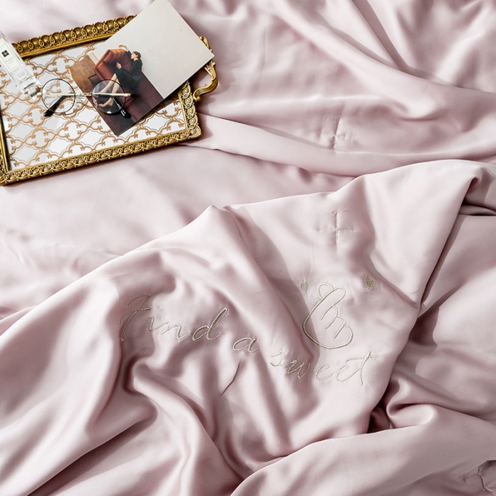 91家纺网 家纺一手货源 找家纺 润缦家纺 2019新款60天丝夏被比心系列 藕荷色