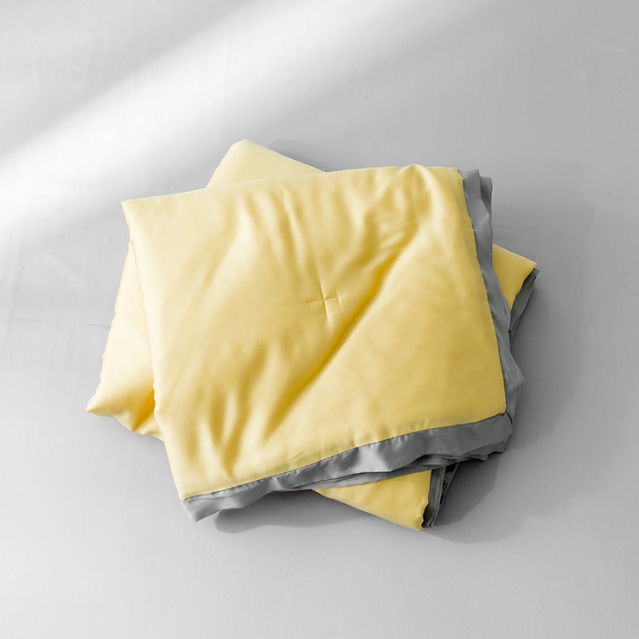 91家纺网 家纺一手货源 找家纺 润缦家纺 2019新款60天丝夏被比心系列 日光黄