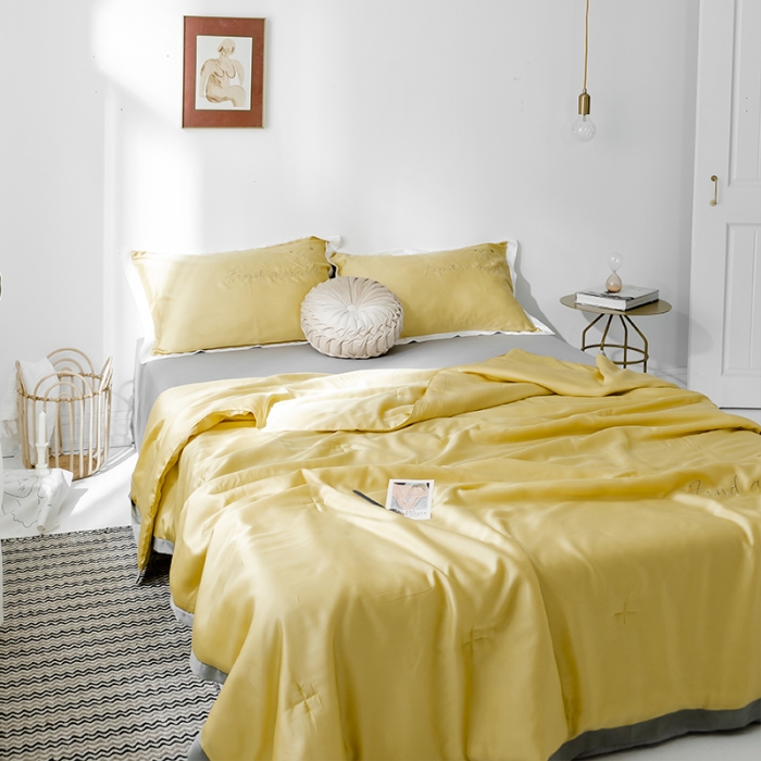 91家纺网 家纺一手货源 找家纺 润缦家纺 2019新款60天丝夏被比心系列 日光黄