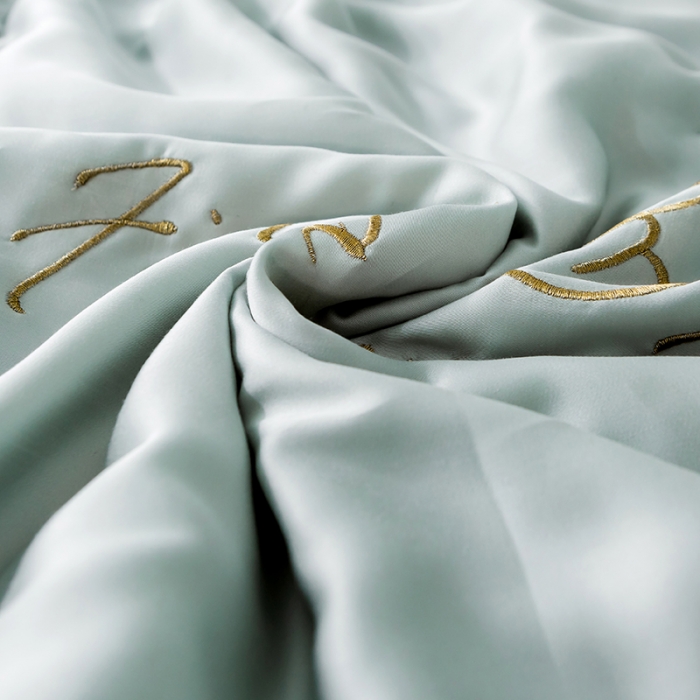 91家纺网 家纺一手货源 找家纺 润缦家纺 2019新款60天丝夏被比心系列 茵石绿