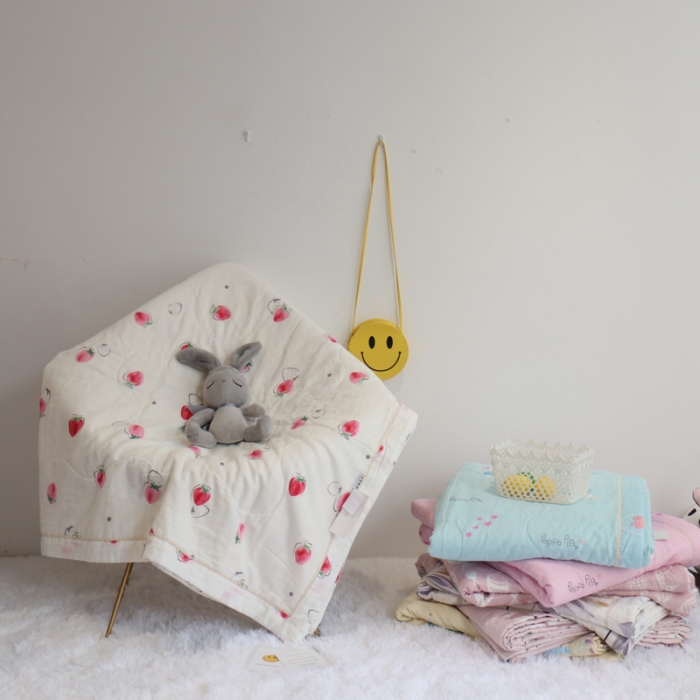 91家纺网 家纺一手货源 找家纺 润缦家纺 2019全棉双层纱夏被 草莓甜心