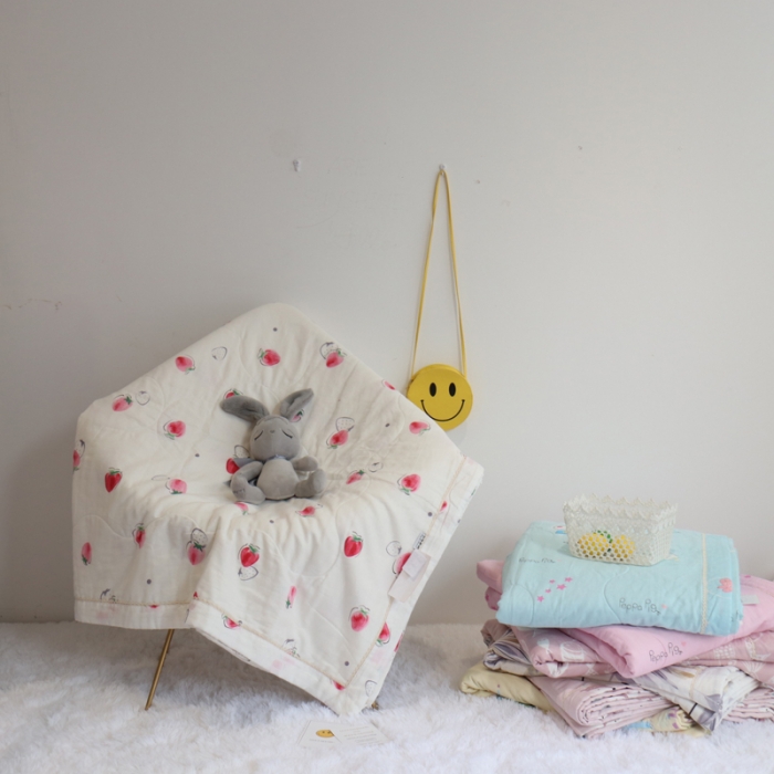 91家纺网 家纺一手货源 找家纺 润缦家纺 2019全棉双层纱夏被 草莓甜心