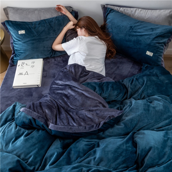 91家纺网 家纺一手货源 找家纺 润缦 2019新款牛奶绒终版四件套 海蓝深灰