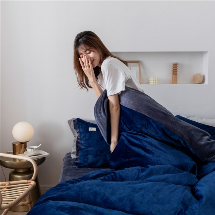 91家纺网 家纺一手货源 找家纺 润缦 2019新款牛奶绒终版四件套 藏青深灰