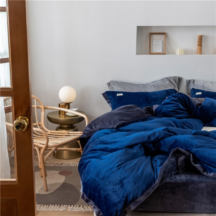 91家纺网 家纺一手货源 找家纺 润缦 2019新款牛奶绒终版四件套 藏青深灰