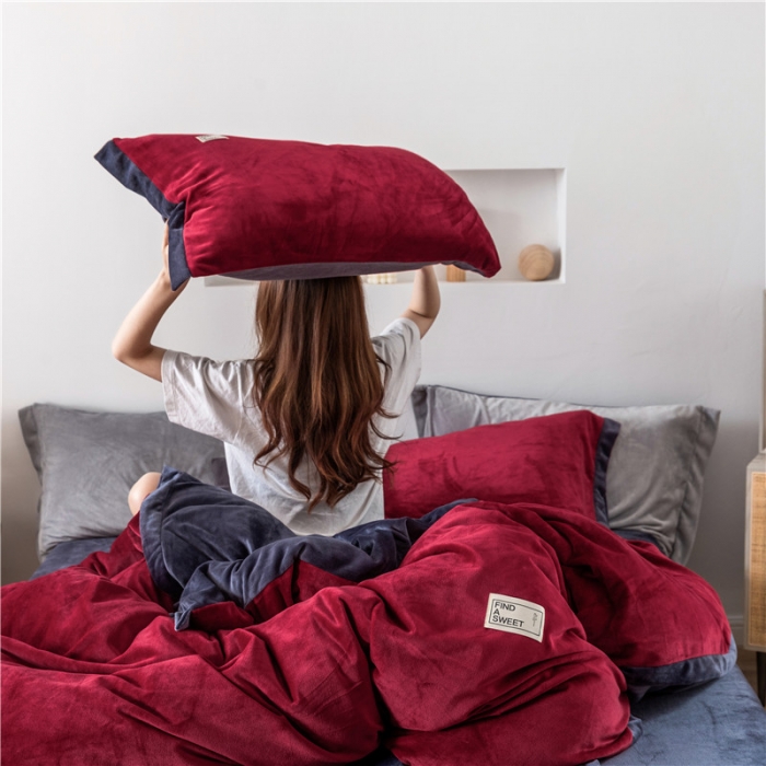 91家纺网 家纺一手货源 找家纺 润缦 2019新款牛奶绒终版四件套 酒红深灰