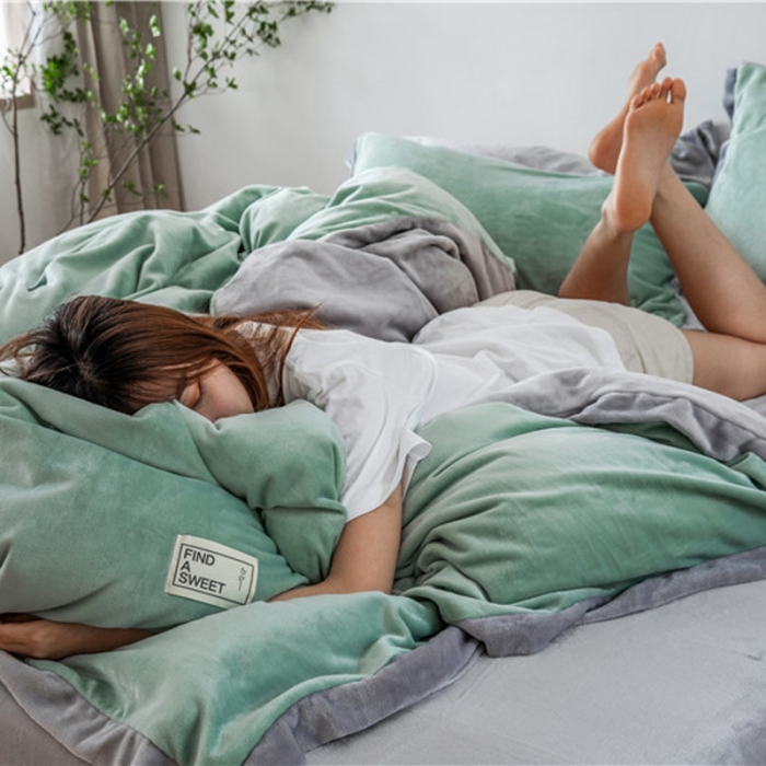 91家纺网 家纺一手货源 找家纺 润缦 2019新款牛奶绒终版四件套 抹茶浅灰