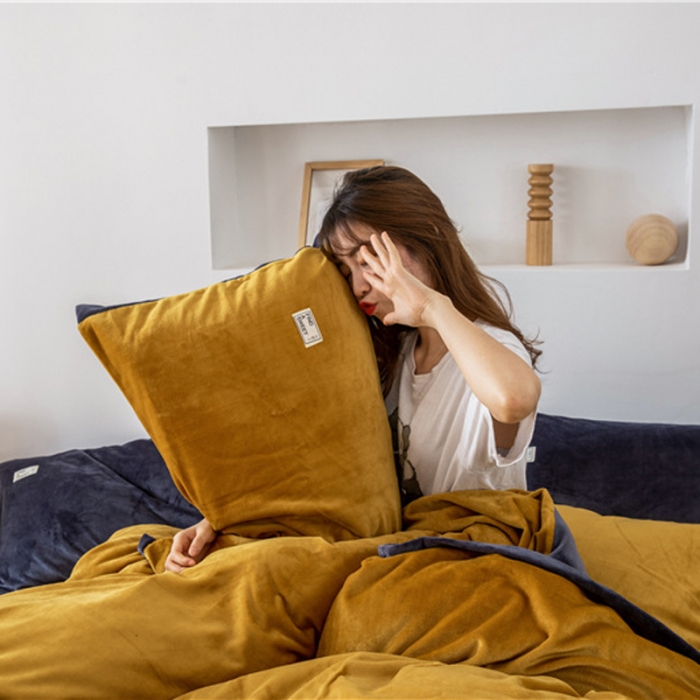 91家纺网 家纺一手货源 找家纺 润缦 2019新款牛奶绒终版四件套 秋黄深灰