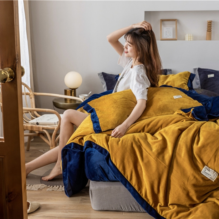 91家纺网 家纺一手货源 找家纺 润缦 2019新款牛奶绒终版四件套 秋黄藏青