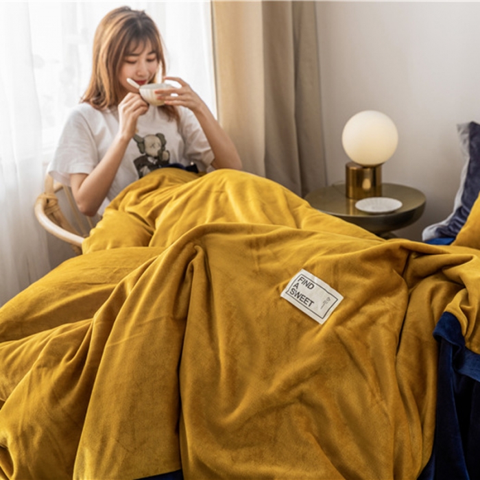 91家纺网 家纺一手货源 找家纺 润缦 2019新款牛奶绒终版四件套 秋黄藏青