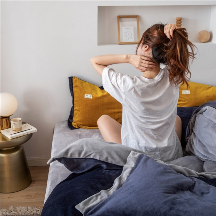 91家纺网 家纺一手货源 找家纺 润缦 2019新款牛奶绒终版四件套 深灰浅灰