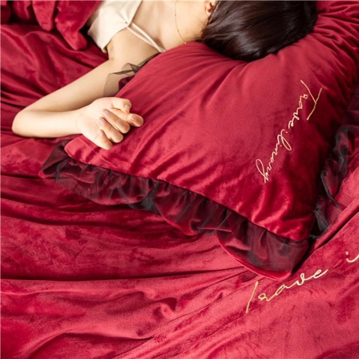 91家纺网 家纺一手货源 找家纺 润缦 2019新款水晶绒蕾丝边四件套 蕾丝-酒红