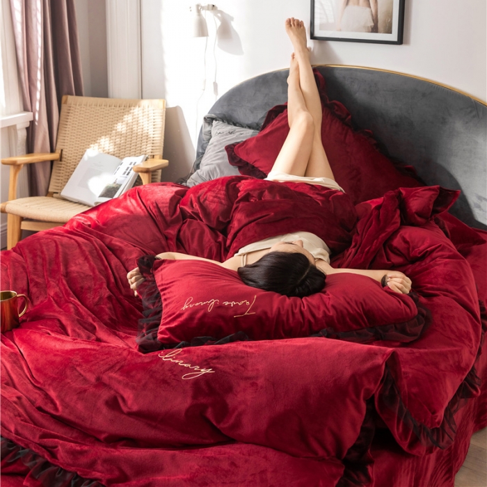 91家纺网 家纺一手货源 找家纺 润缦 2019新款水晶绒蕾丝边四件套 蕾丝-酒红