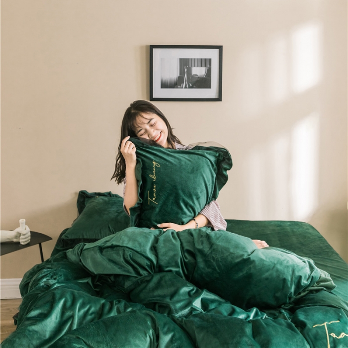 91家纺网 家纺一手货源 找家纺 润缦 2019新款水晶绒蕾丝边四件套 蕾丝-墨绿