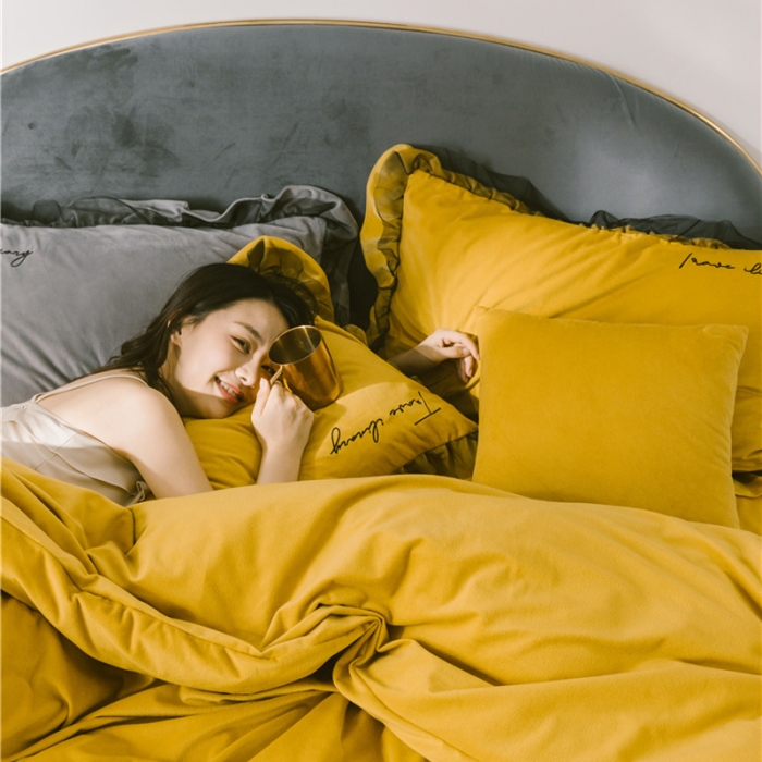 91家纺网 家纺一手货源 找家纺 润缦 2019新款水晶绒蕾丝边四件套 蕾丝-暖黄