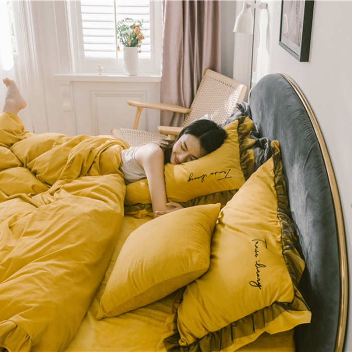 91家纺网 家纺一手货源 找家纺 润缦 2019新款水晶绒蕾丝边四件套 蕾丝-暖黄