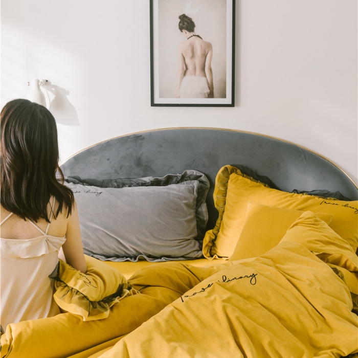 91家纺网 家纺一手货源 找家纺 润缦 2019新款水晶绒蕾丝边四件套 蕾丝-暖黄