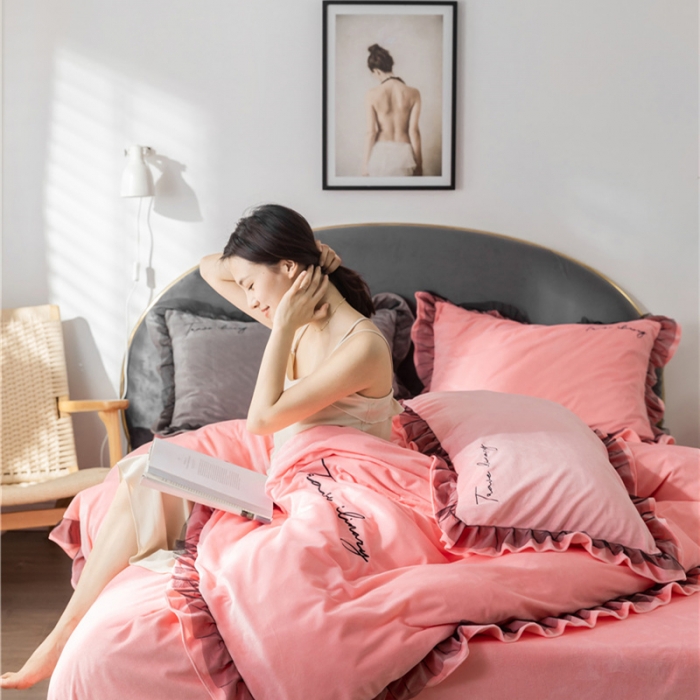 91家纺网 家纺一手货源 找家纺 润缦 2019新款水晶绒蕾丝边四件套 蕾丝-浅粉