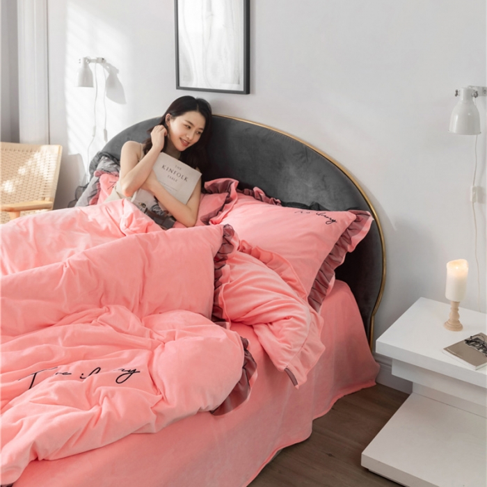 91家纺网 家纺一手货源 找家纺 润缦 2019新款水晶绒蕾丝边四件套 蕾丝-浅粉