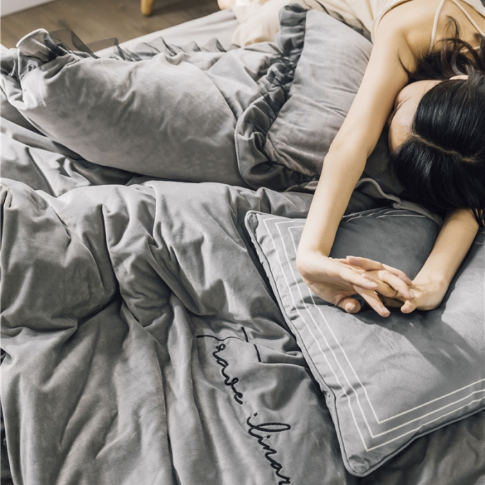 91家纺网 家纺一手货源 找家纺 润缦 2019新款水晶绒蕾丝边四件套 蕾丝-浅灰