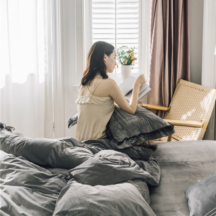 91家纺网 家纺一手货源 找家纺 润缦 2019新款水晶绒蕾丝边四件套 蕾丝-浅灰