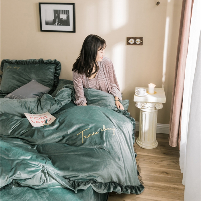 91家纺网 家纺一手货源 找家纺 润缦 2019新款水晶绒蕾丝边四件套 蕾丝-英伦绿