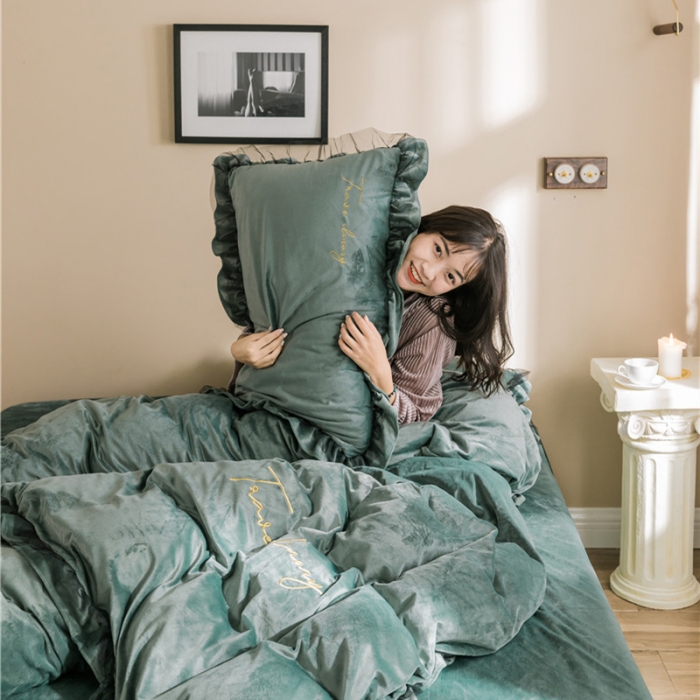 91家纺网 家纺一手货源 找家纺 润缦 2019新款水晶绒蕾丝边四件套 蕾丝-英伦绿