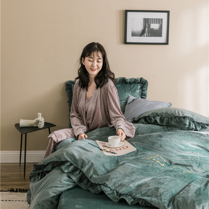 91家纺网 家纺一手货源 找家纺 润缦 2019新款水晶绒蕾丝边四件套 蕾丝-英伦绿