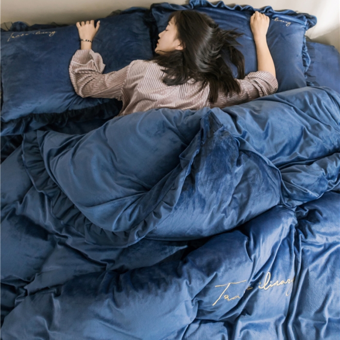 91家纺网 家纺一手货源 找家纺 润缦 2019新款水晶绒蕾丝边四件套 蕾丝-深海蓝