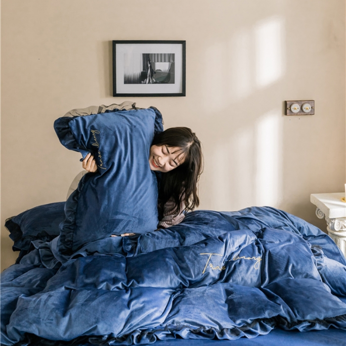 91家纺网 家纺一手货源 找家纺 润缦 2019新款水晶绒蕾丝边四件套 蕾丝-深海蓝