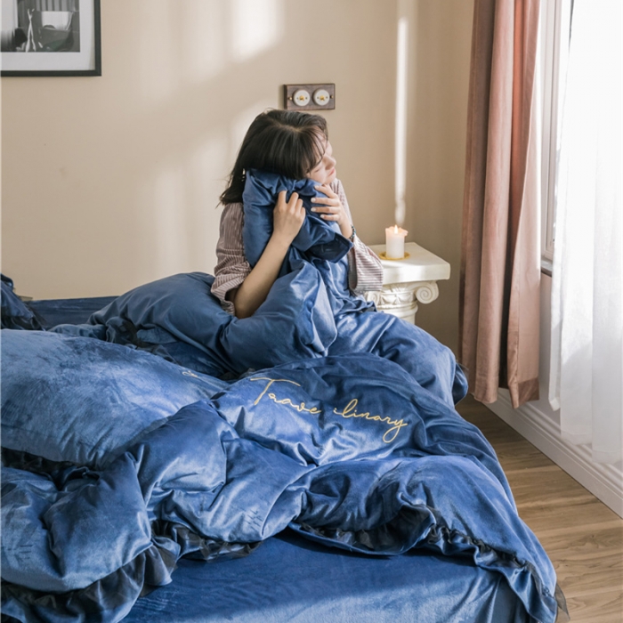 91家纺网 家纺一手货源 找家纺 润缦 2019新款水晶绒蕾丝边四件套 蕾丝-深海蓝