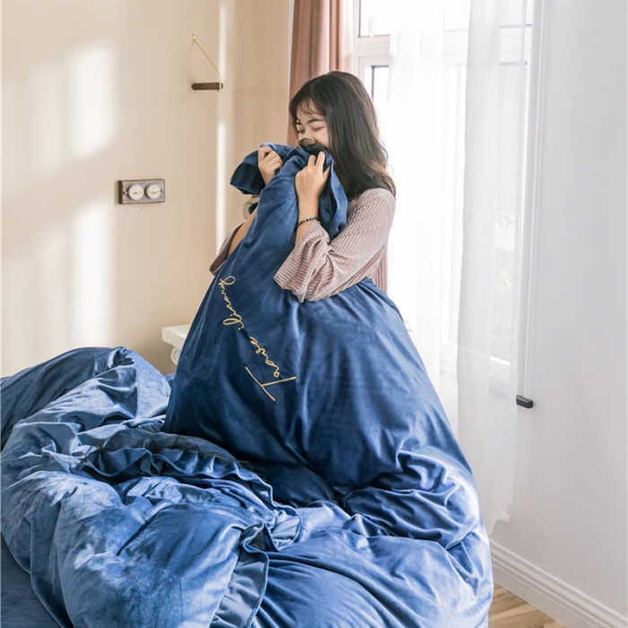 91家纺网 家纺一手货源 找家纺 润缦 2019新款水晶绒蕾丝边四件套 蕾丝-深海蓝