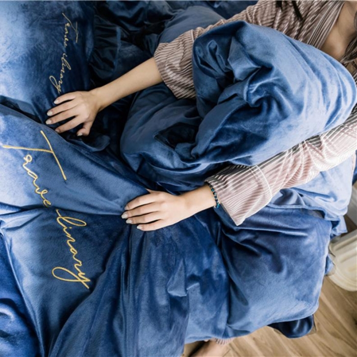 91家纺网 家纺一手货源 找家纺 润缦 2019新款水晶绒蕾丝边四件套 蕾丝-深海蓝