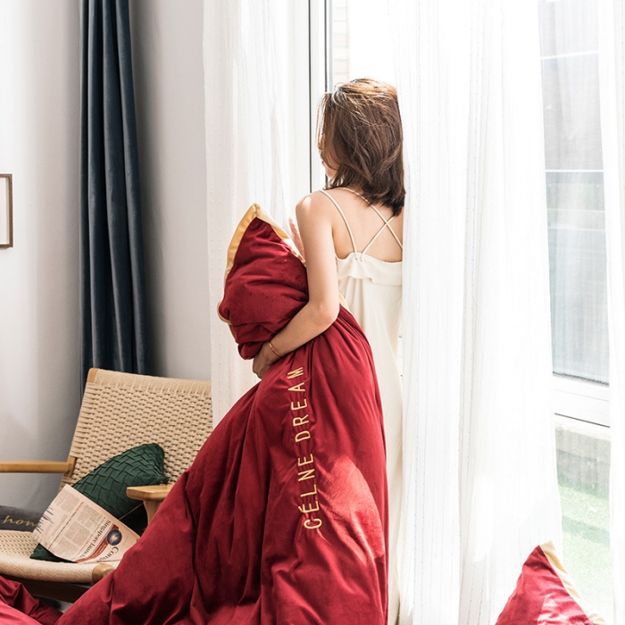 91家纺网 家纺一手货源 找家纺 安妮 2020赛琳娜丽丝绒水晶绒四件套床单款《带包装》 酒红