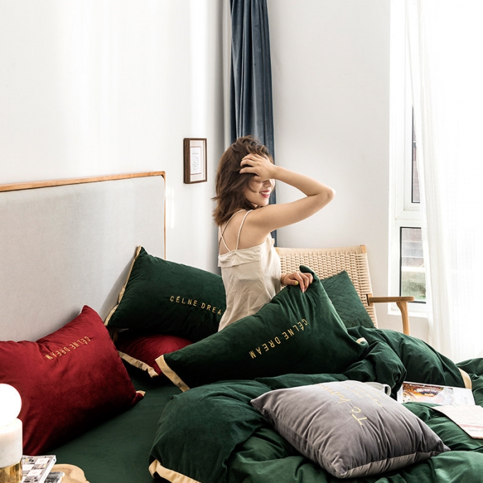 91家纺网 家纺一手货源 找家纺 安妮 2020赛琳娜丽丝绒水晶绒四件套床单款《带包装》复古绿