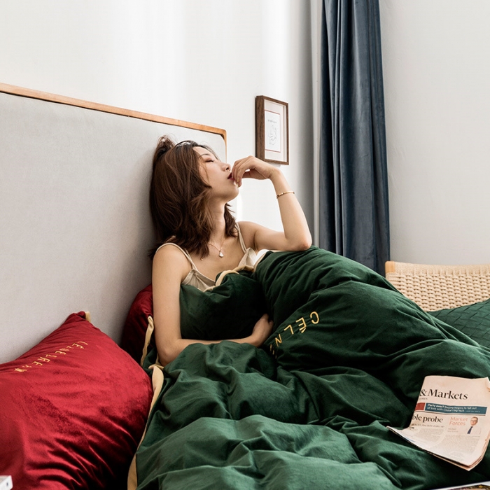 91家纺网 家纺一手货源 找家纺 安妮 2020赛琳娜丽丝绒水晶绒四件套床单款《带包装》复古绿