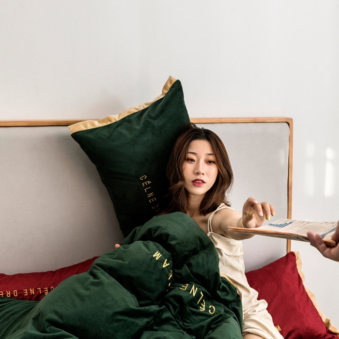 91家纺网 家纺一手货源 找家纺 安妮 2020赛琳娜丽丝绒水晶绒四件套床单款《带包装》复古绿