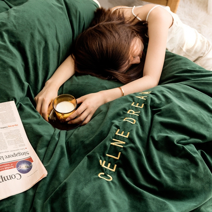 91家纺网 家纺一手货源 找家纺 （总）安妮 2020赛琳娜丽丝绒水晶绒四件套床笠款《带包装》