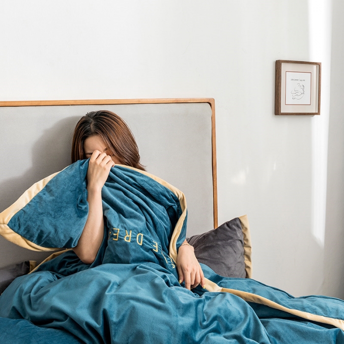 91家纺网 家纺一手货源 找家纺 安妮 2020赛琳娜丽丝绒水晶绒四件套床单款《带包装》月光蓝