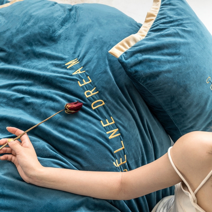 91家纺网 家纺一手货源 找家纺 安妮 2020赛琳娜丽丝绒水晶绒四件套床单款《带包装》月光蓝