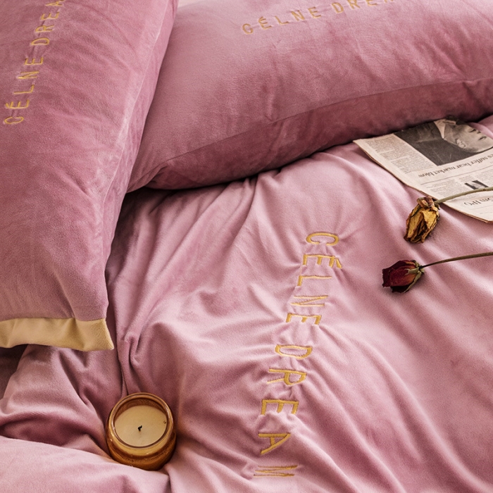 91家纺网 家纺一手货源 找家纺 安妮 2020赛琳娜丽丝绒水晶绒四件套床单款《带包装》豆沙