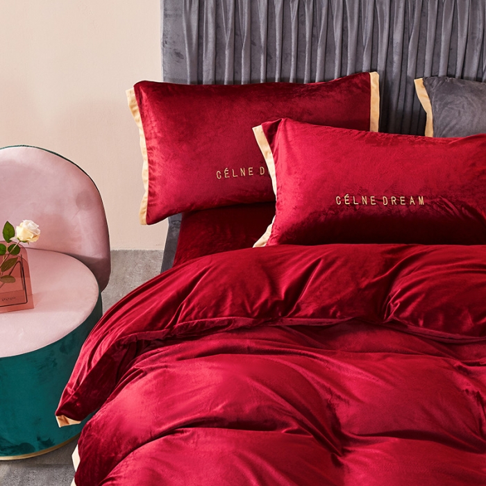 91家纺网 家纺一手货源 找家纺 安妮2020赛琳娜丽丝绒水晶绒四件套床单款带包装棚拍图 酒红