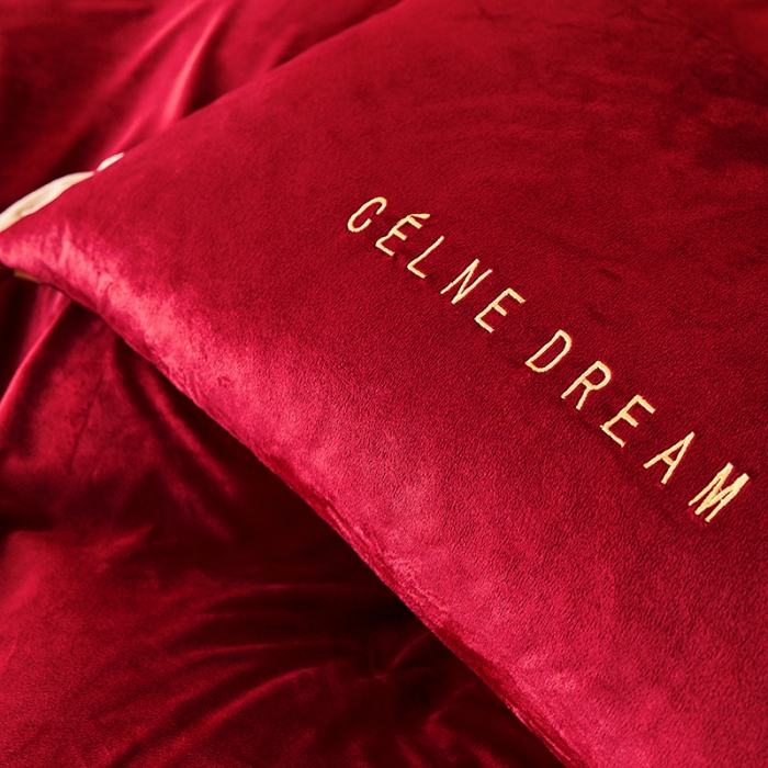 91家纺网 家纺一手货源 找家纺 安妮2020赛琳娜丽丝绒水晶绒四件套床单款带包装棚拍图 酒红