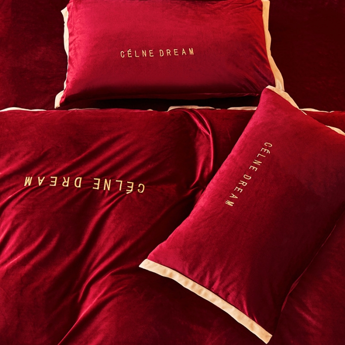 91家纺网 家纺一手货源 找家纺 安妮2020赛琳娜丽丝绒水晶绒四件套床单款带包装棚拍图 酒红