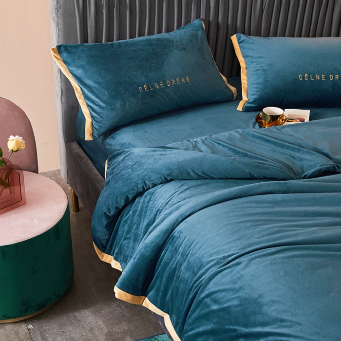 91家纺网 家纺一手货源 找家纺 安妮2020赛琳娜丽丝绒水晶绒四件套床单款带包装棚拍图月光蓝