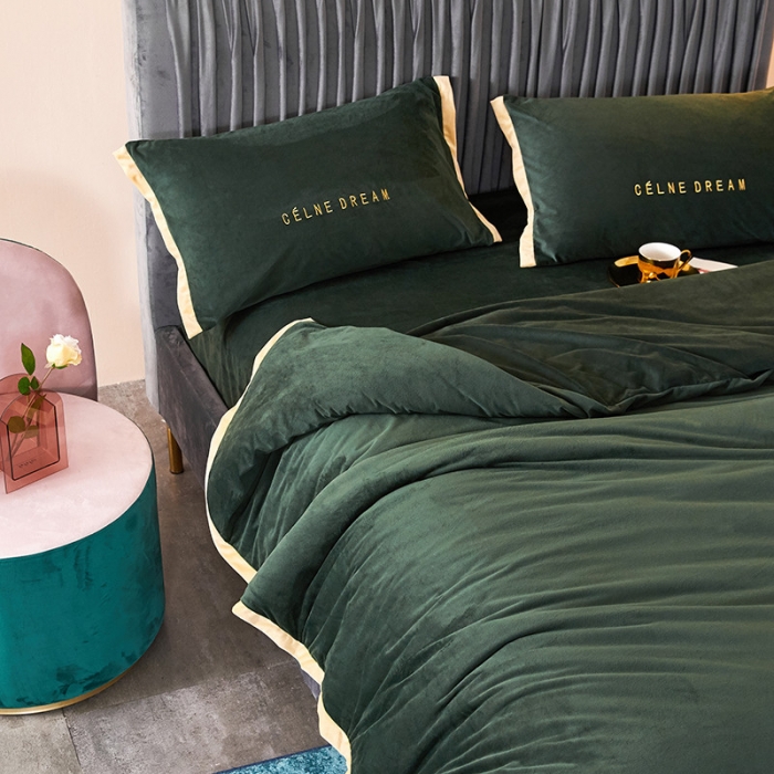 91家纺网 家纺一手货源 找家纺 安妮2020赛琳娜丽丝绒水晶绒四件套床单款带包装棚拍图复古绿
